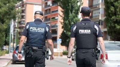 La Policía de Alcalá de Henares incorpora pistolas táser para inmovilizar a personas