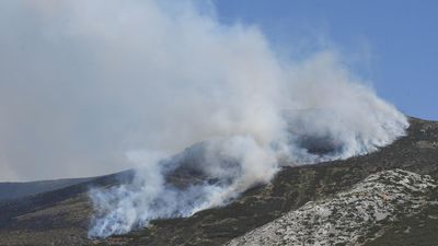 El fuego de Boca de Huérgano, en León, sigue sin control y ya ha quemado 900 hectáreas