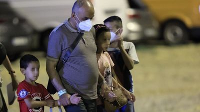 Llega a Madrid un grupo de 300 excolaboradores afganos y sus familias