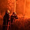 El incendio en el suroeste de Francia quema ya casi 7.000 hectáreas y afecta a las conexiones con España