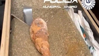 Encuentran un proyectil sin detonar de la Guerra Civil en un taller de Usera