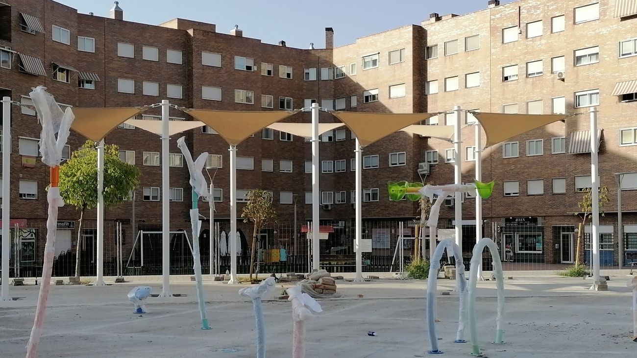 Comienza en Coslada  la instalación de los Juegos de Agua en la Plaza del Mar Caribe