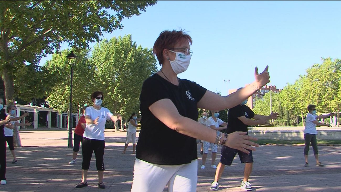 Un estudio sobre el bienestar físico concluye que las mujeres viven 5 años más que los hombres