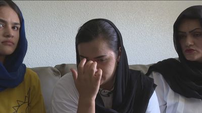 Los afganos recuerdan la huida hace un año: "El viaje a España me lo pasé llorando"