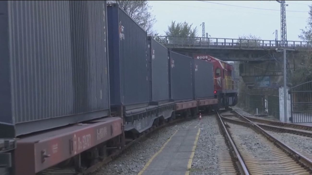 El Gobierno lanza un proyecto piloto para traer en Renfe 600 toneladas de maíz de Ucrania a España