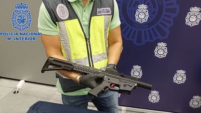 Detenido en La Coruña un hombre  por montar un subfusil AR9 con piezas impresas en 3D
