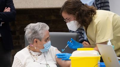 Salud Pública avala una cuarta dosis contra la covid-19 para todos los mayores de 60 años