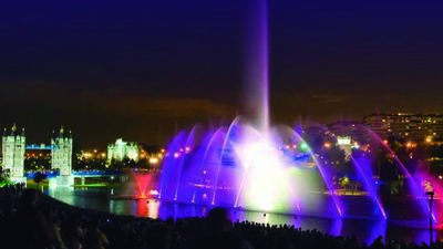 El Parque Europa retoma su ' Espectáculo Fuente' lleno de luz, agua y ritmo