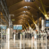 Éxodo en avión en el puente de agosto desde el aeropuerto de Barajas