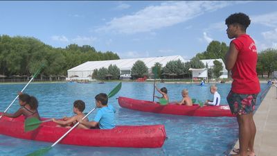 La piscina de Puerta de Hierro abre el campamento infantil de piragüismo