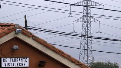 El precio de la luz baja un 9,2%, hasta 244,19 euros/MWh