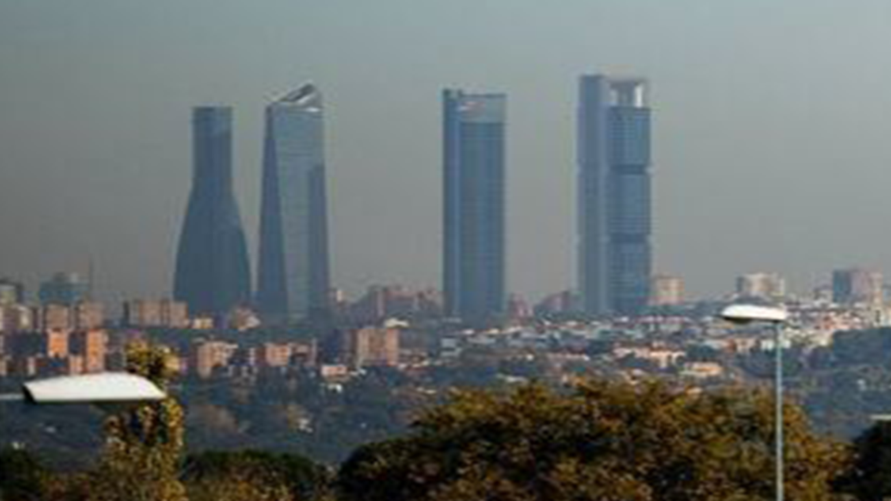 ¿Por qué huele a humo en Madrid si no hay ningún incendio? Te lo explicamos