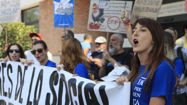 Concentración de los trabajadores de los Centros de Atención a la Infancia (CAI) de Madrid / EFE