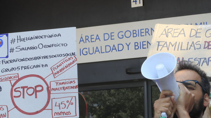 Concentración de los trabajadores de los Centros de Atención a la Infancia (CAI) de Madrid / EFE