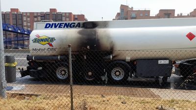 El incendio de la rueda de un camión de mercancías peligrosas obliga a cortar la A-5 en Alcorcón