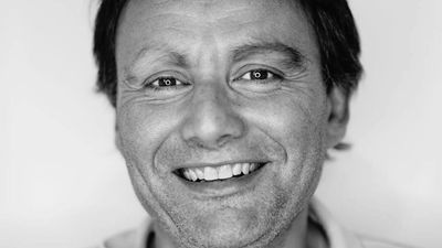 Joan Estrader presenta 'Tomate Tiempo':  una exposición fotográfica cargada de humor