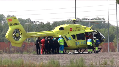 Los bomberos rescatan a un hombre de un pozo de 12 metros en Alcalá de Henares
