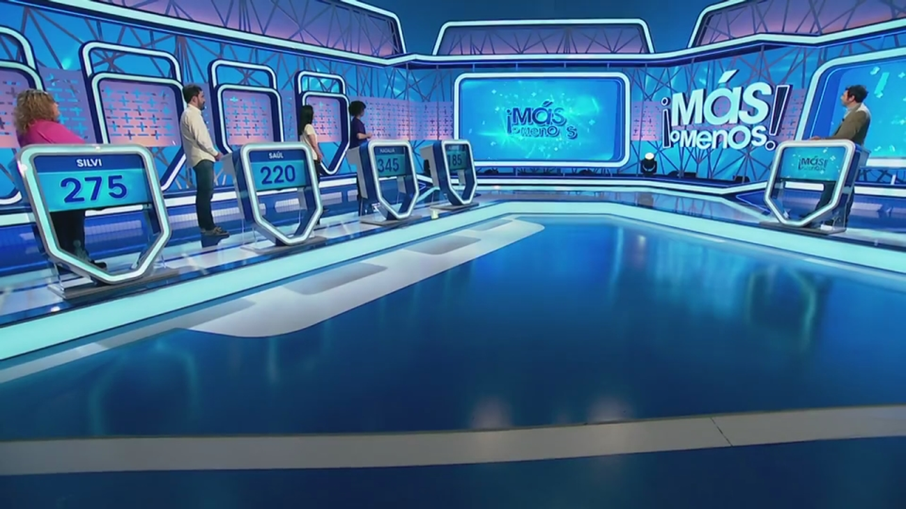 Una plaza rodeada de palacios