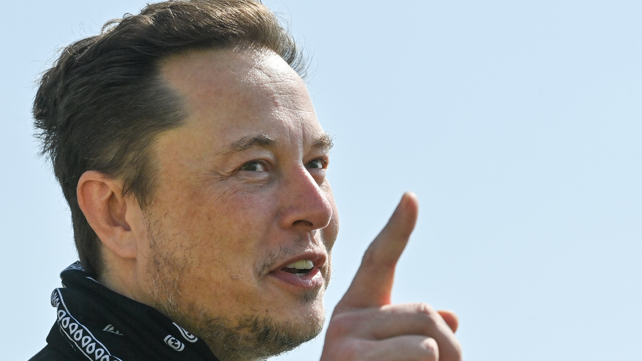 Elon Musk, el hombre más rico del mundo según Forbes