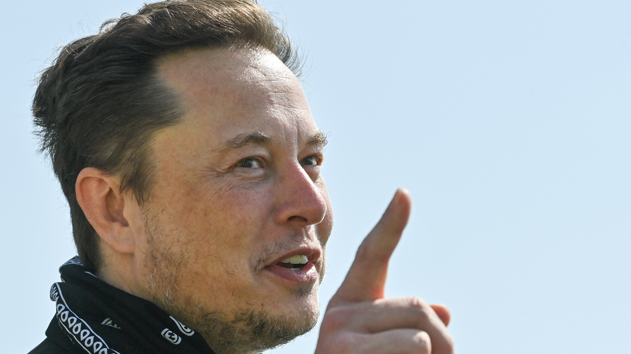 El excéntrico Elon Musk pone fin a la 'broma' y desmiente que vaya a comprar el Manchester United