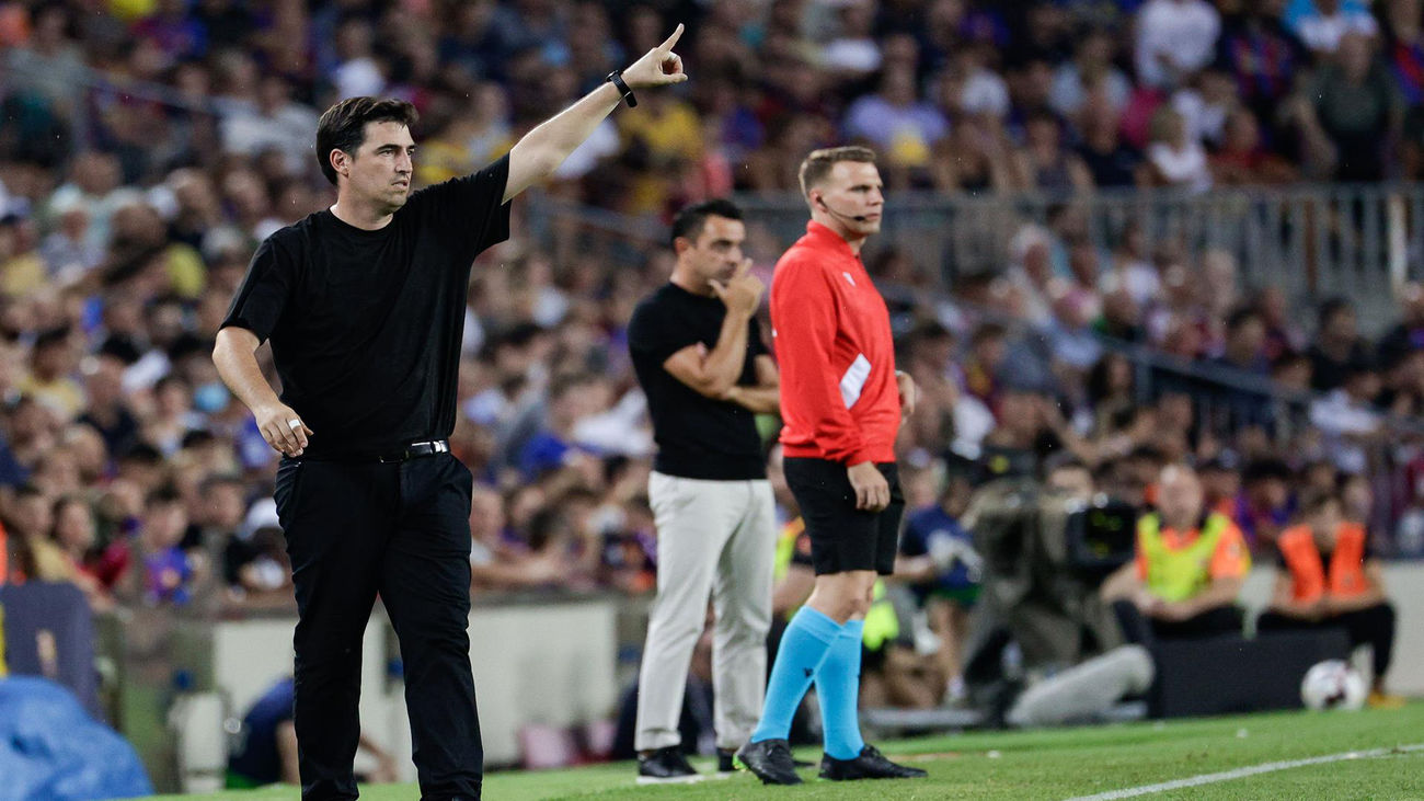 Iraola responde a Xavi: "Tercer partido con más tiempo real"