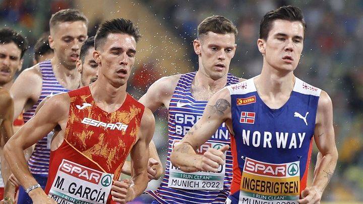 Mario García Romo junto a Ingebrigtsen / EFE