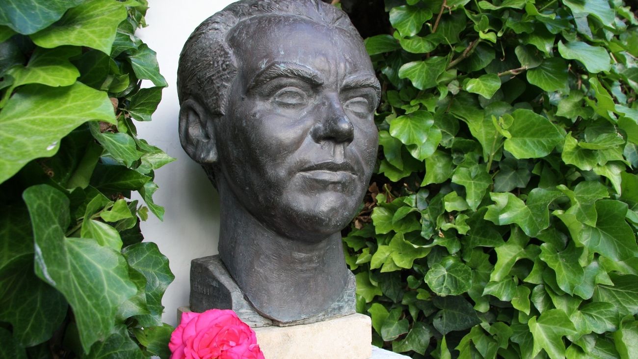 Busto de Lorca ubicado en Granada