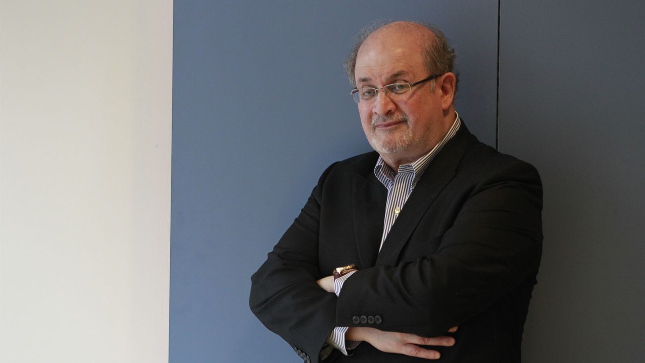 El escritor Saldan Rushdie