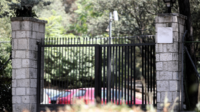 Un policía herido y dos 'menas', detenidos tras una pelea a las puertas del centro de menores de Batán