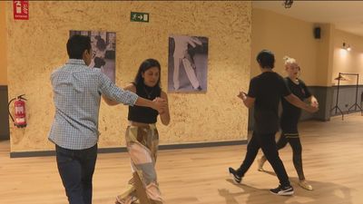 Música y baile como terapia a la soledad en Madrid