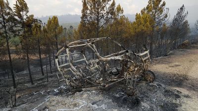 Incendio de Bejís: Los equipos de extinción tratan de "proteger" la Sierra Calderona
