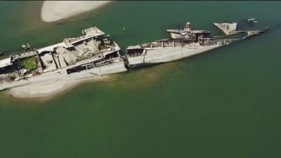 Estatuas históricas, piedras del hambre, viejas bombas... lo que la sequía deja al descubierto