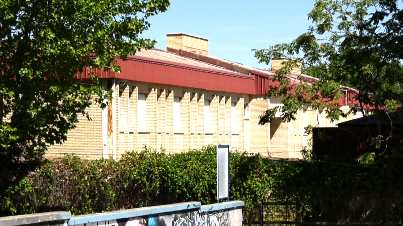 Alumnos de un colegio de Orcasitas conviven de nuevo con amianto