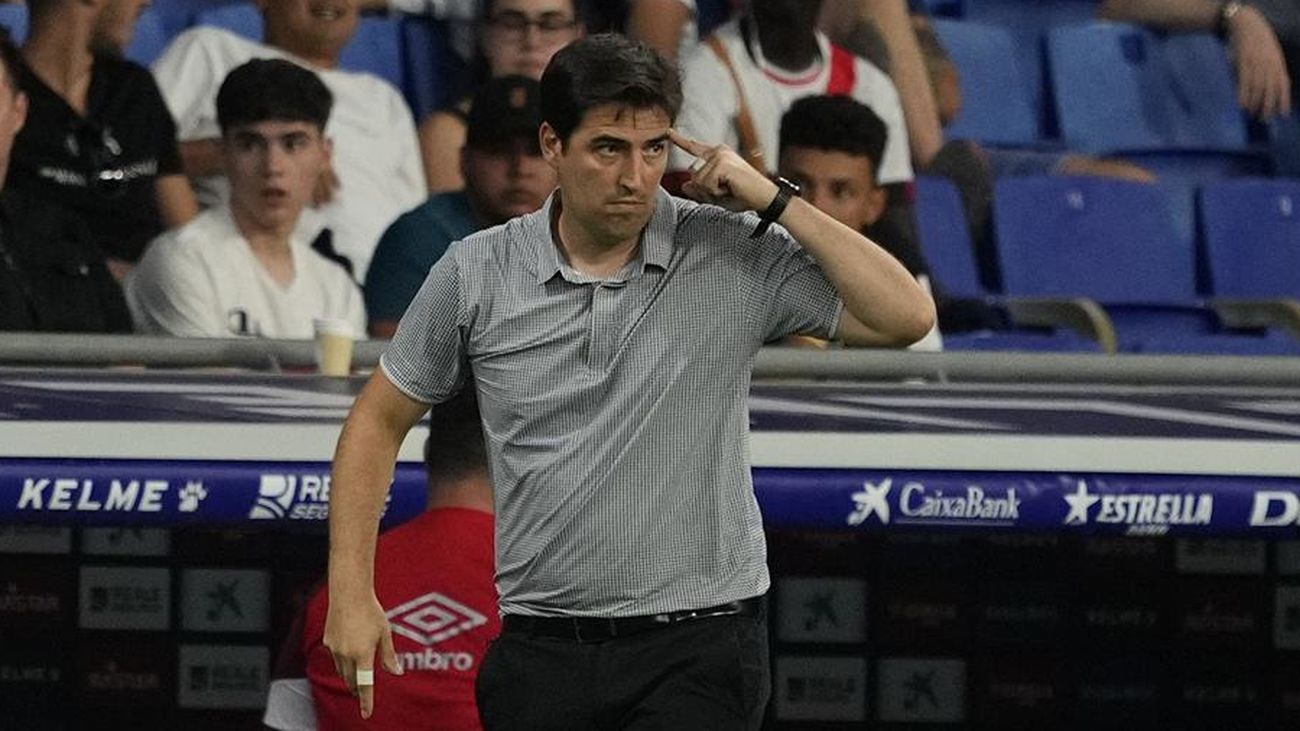 Un delantero y un lateral izquierdo, las demandas de Iraola