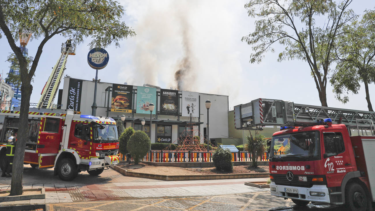 Aparatoso incendio en el Heron City de Las Rozas