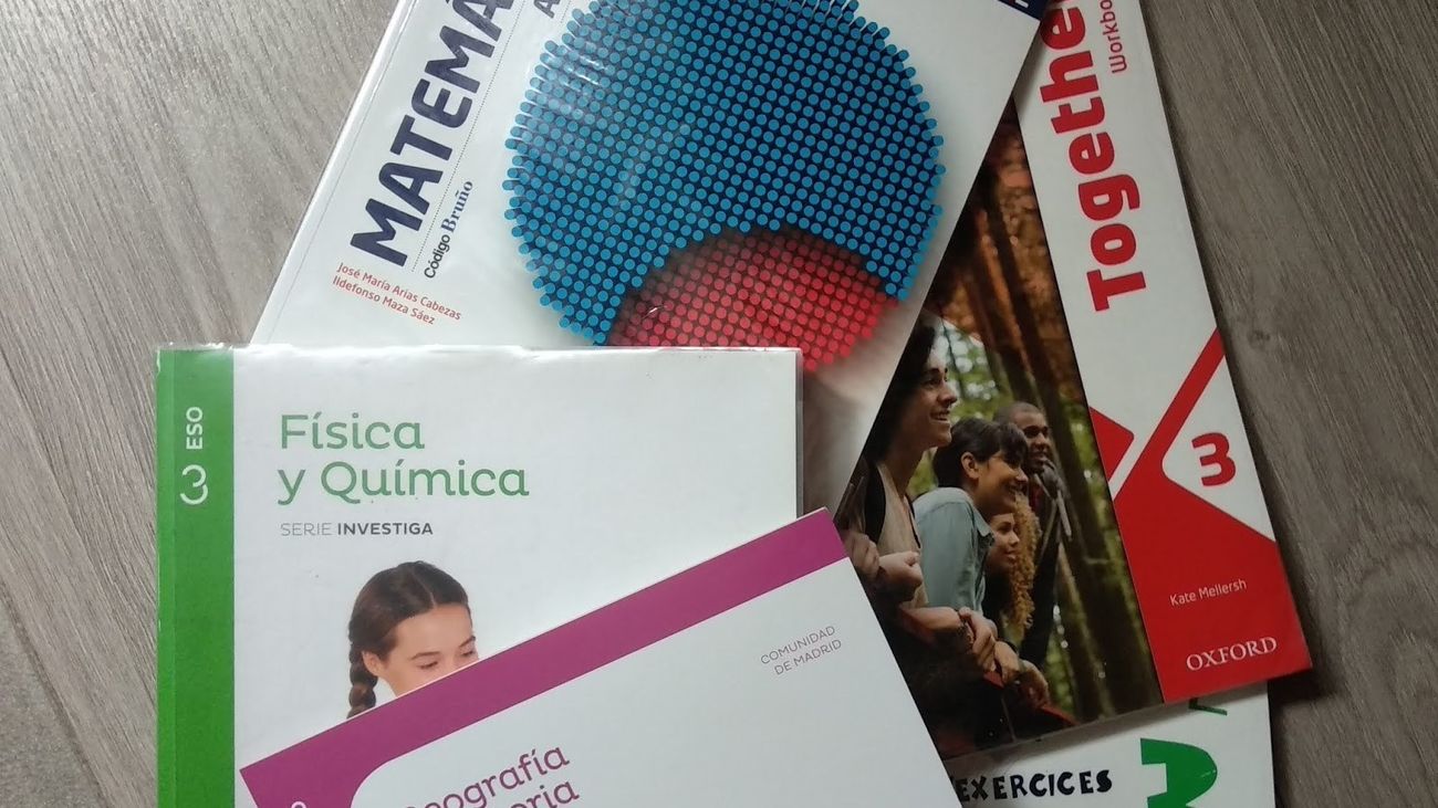 Los libreros piden a la Comunidad que se replantee implantar el 'cheque libro' escolar