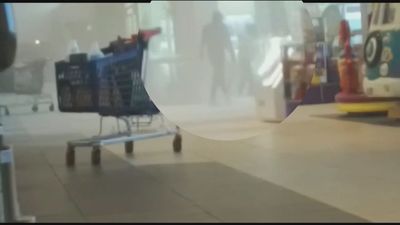 Así robaron a punta de pistola cuatro encapuchados la joyería en Vallecas