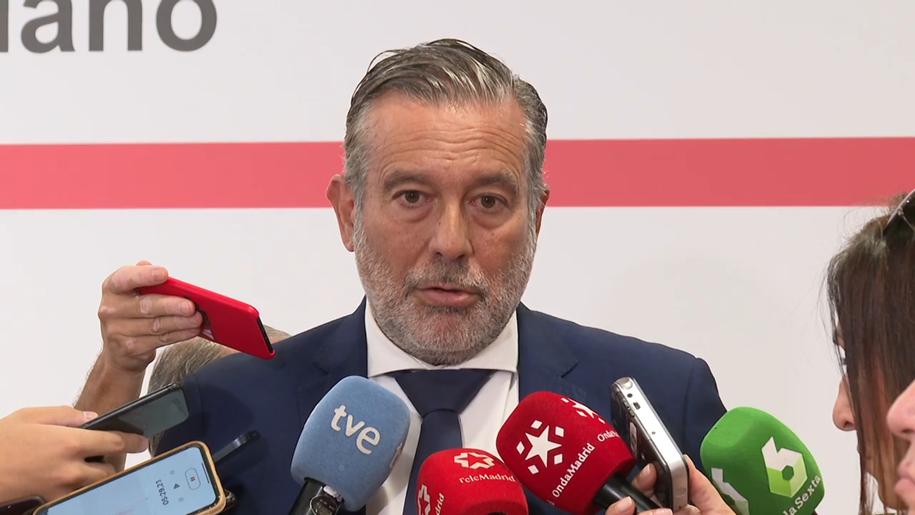 Enrique López critica la "soberbia del Gobierno" y dice que no busca el apoyo del PP para su plan energético