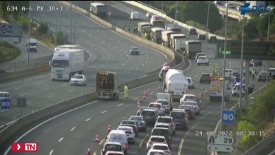 Un accidente con varios vehículos provoca grandes atascos en la A-6, en Torrelodones