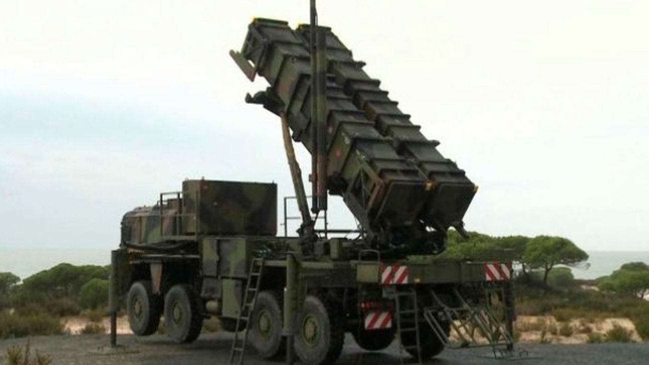 España redobla la ayuda militar a Ucrania con una batería antimisiles, vehículos blindados y más munición