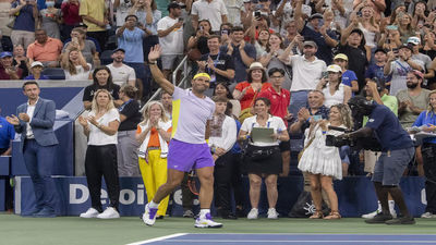 Rafa Nadal prepara el US Open con niños