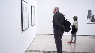 Arganda inaugura una exposición de dibujos a grafito que muestra sus orígenes