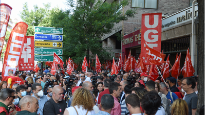 La CEOE llama "arrogante" a la ministra Yolanda Díaz tras su apoyo a la movilizaciones sindicales contra la patronal