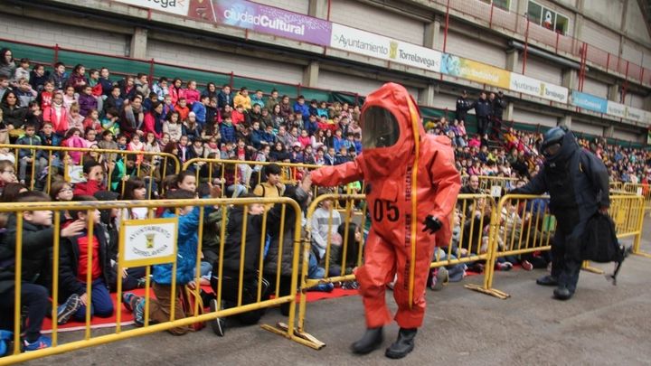 Demostración del trabajo de los expertos en desactivación de explosivos / EUROPA PRESS