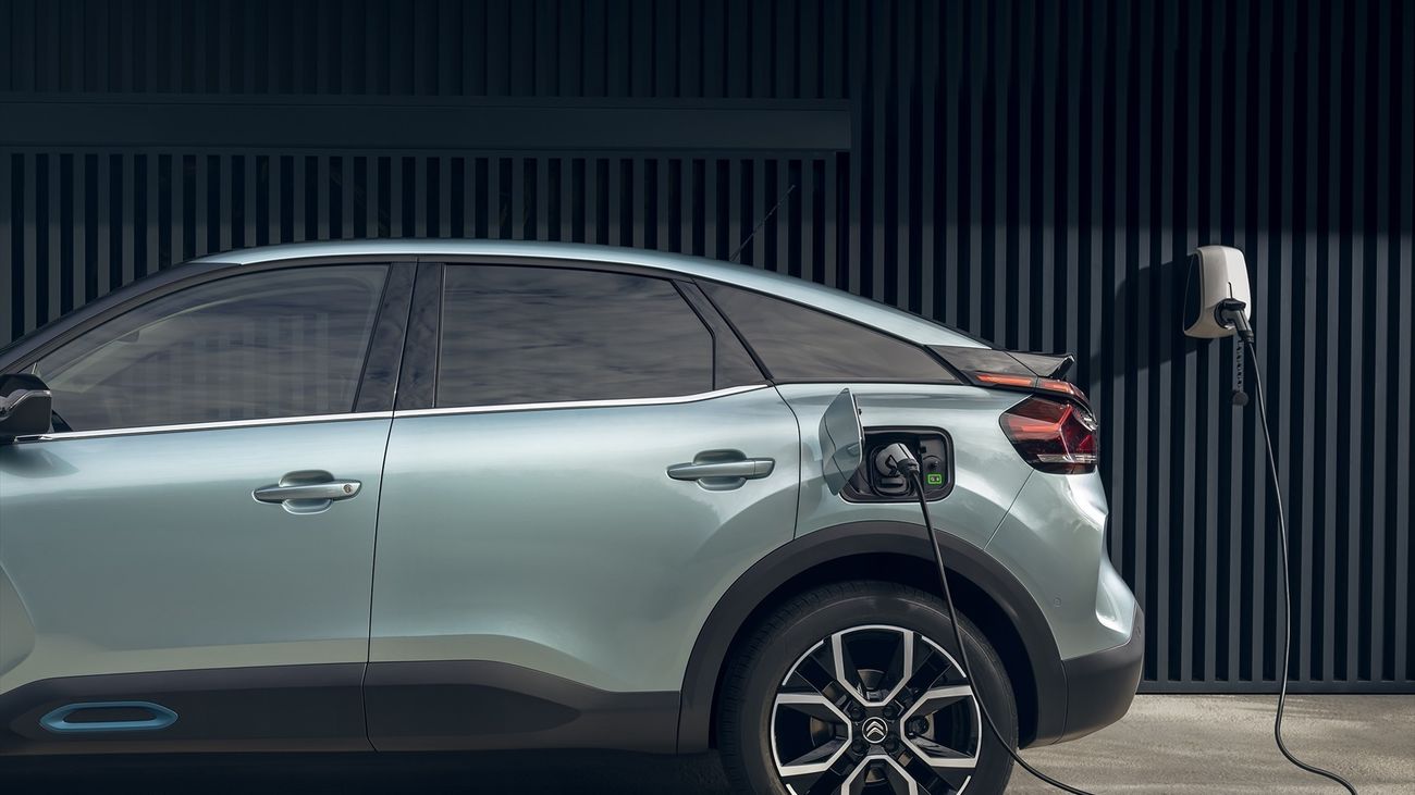 Francia ofrecerá vehículos eléctricos  desde 100 euros al mes con un plan de leasing