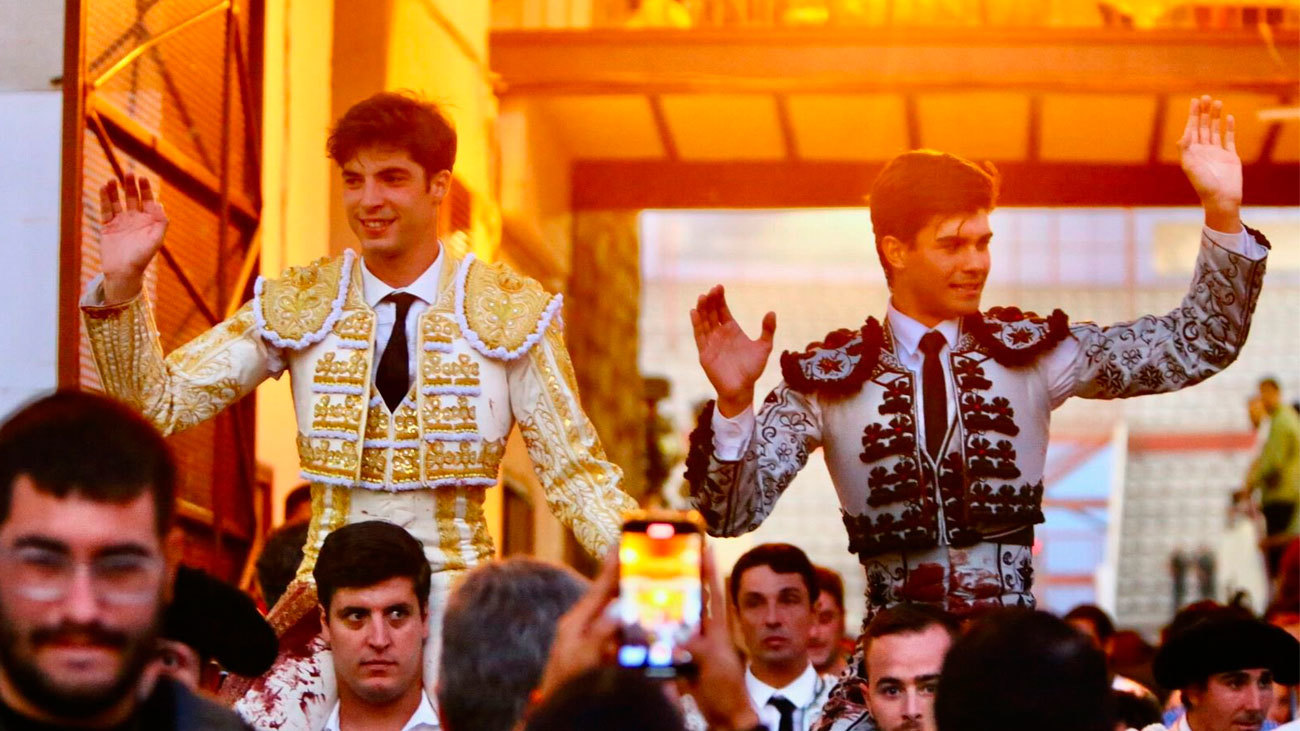 Ángel Sánchez y Francisco de Manuel salen a hombros en Colmenar Viejo- Primera parte