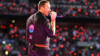 La OCU pide limitar la compraventa de entradas tras los "precios abusivos" en los conciertos de Coldplay