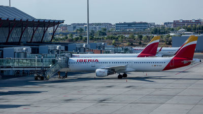 Iberia Express operará el 94% de los vuelos programados en el tercer día de paros