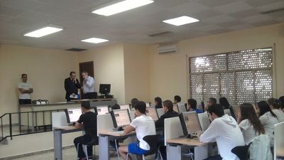 Investigan una red que ayudaba a extranjeros a aprobar el examen teórico de tráfico por entre 2.000 y 4.000 euros