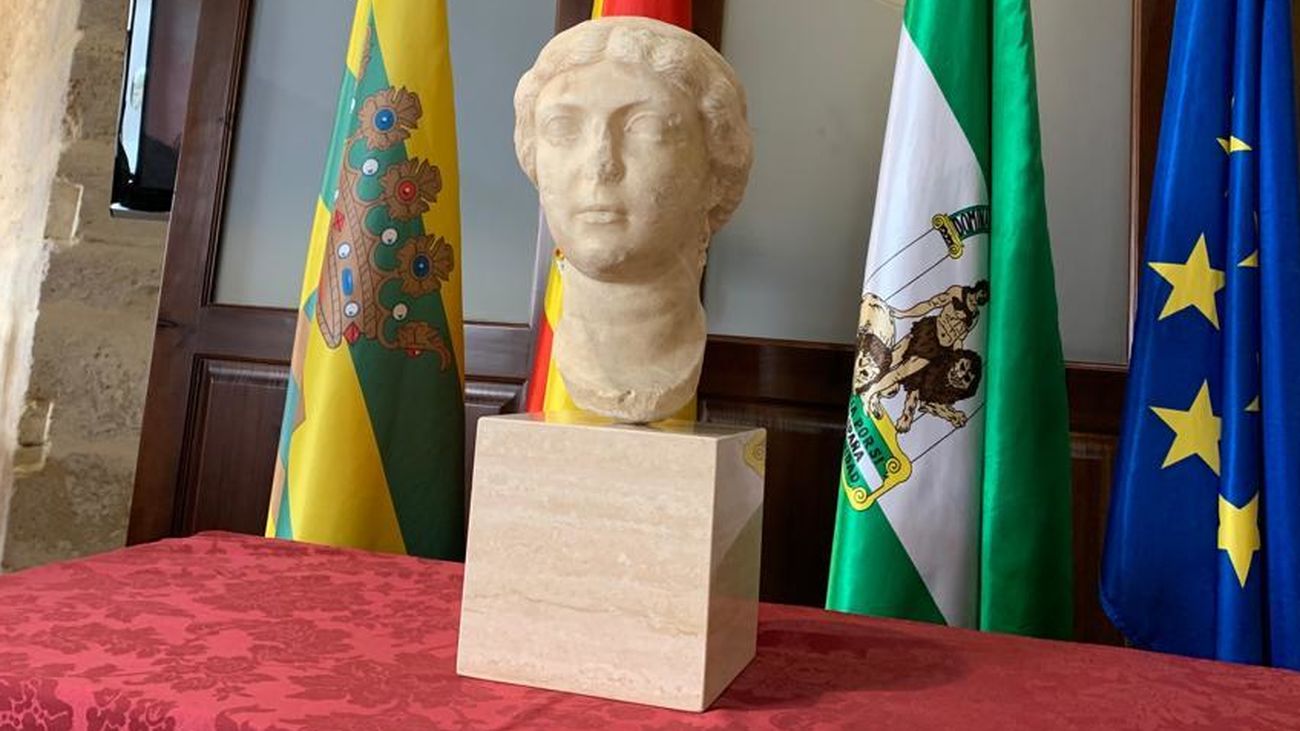 El busto romano de Antonia Minor en el Ayuntamiento de Bornos, Cádiz